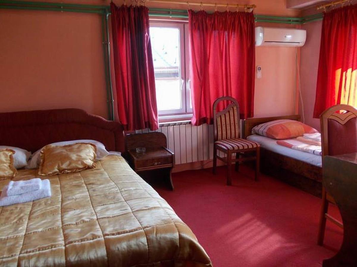 Jet Star Motel Zivinice Esterno foto