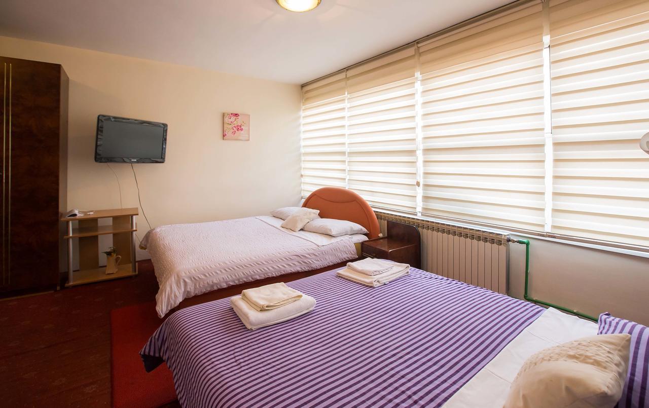 Jet Star Motel Zivinice Esterno foto
