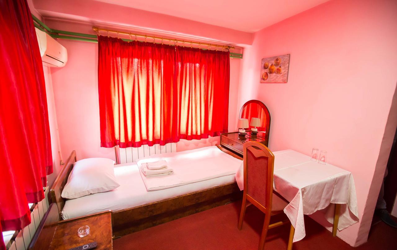 Jet Star Motel Zivinice Esterno foto